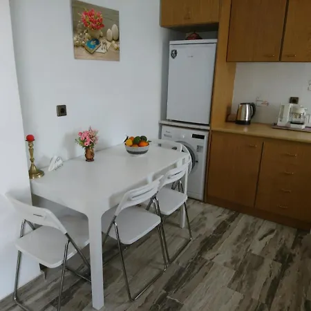 Sunny Family In Chania Close To The Sea