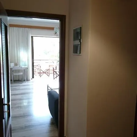 Sunny Family In Chania Close To The Sea