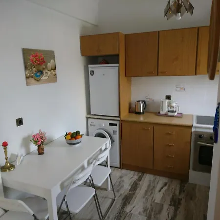 Sunny Family In Chania Close To The Sea *