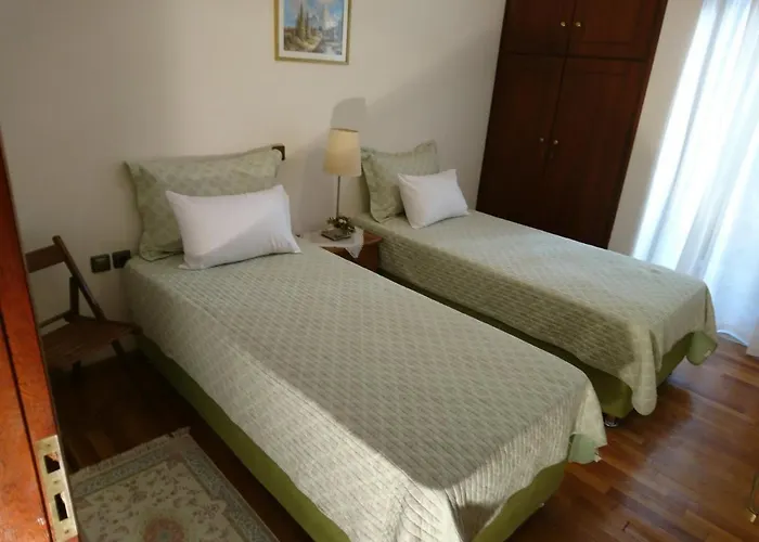 Sunny Family In Chania Close To The Sea